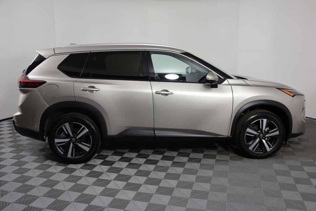 2025 Nissan Rogue SL - Photo 9