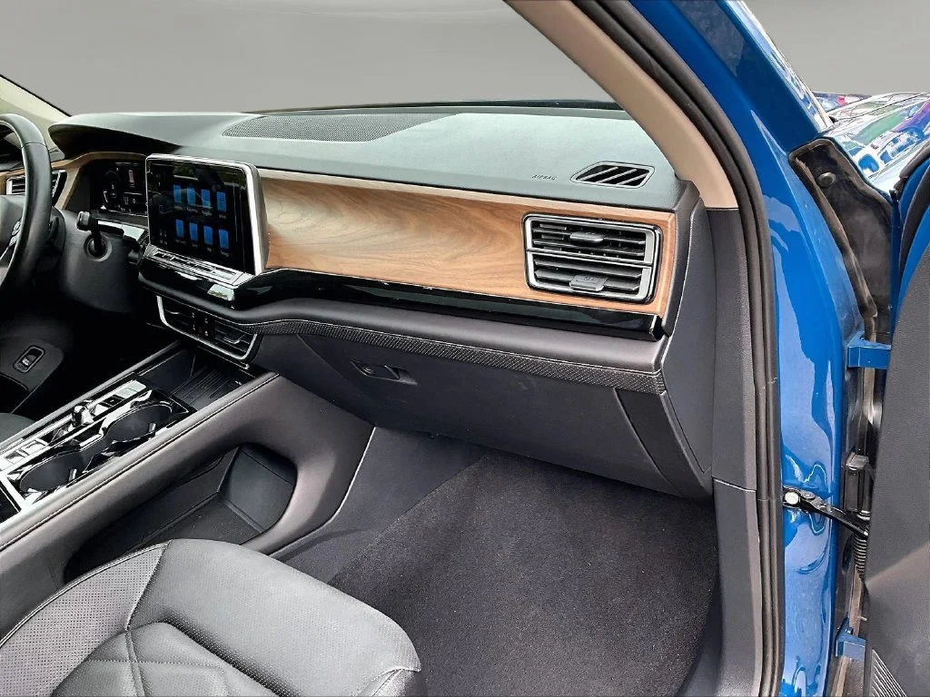 Used 2026 Blue Volkswagen SE w/Technology image 30