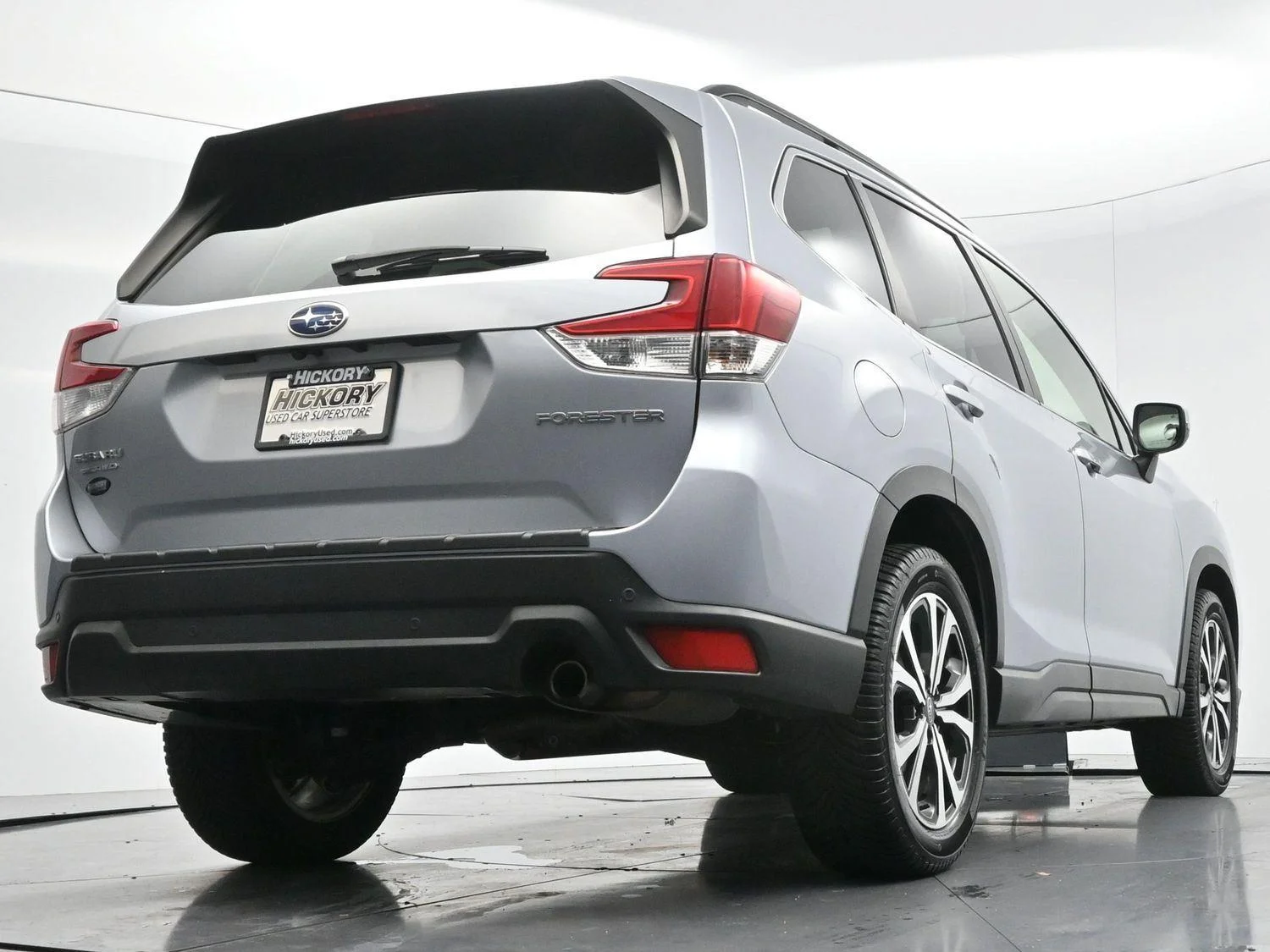 Used 2020 Ice Silver Metallic Subaru Limited image 48