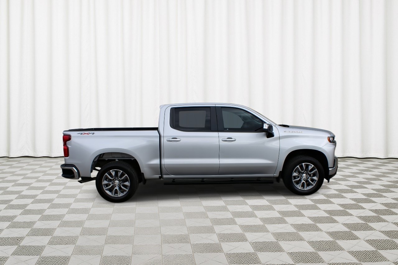 Used 2021 Silver Ice Metallic Chevrolet LT image 2