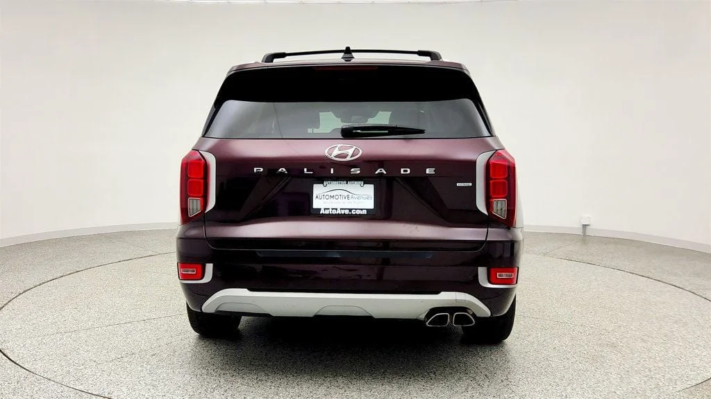 Used 2022 Sierra Burgundy Hyundai Limited AWD image 6