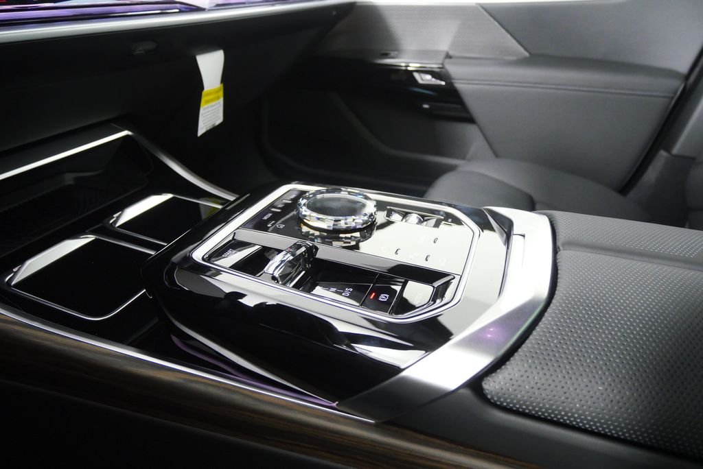 2026 BMW 7 Series 750e - Photo 26