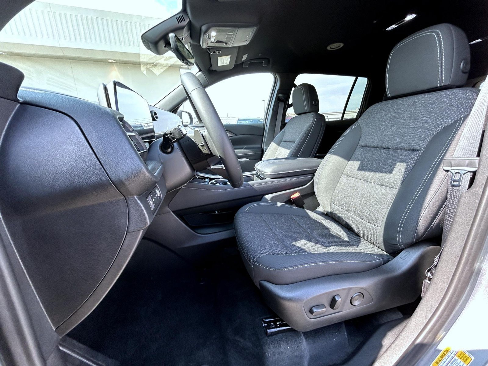 2027 Chevrolet Traverse LT - Photo 10