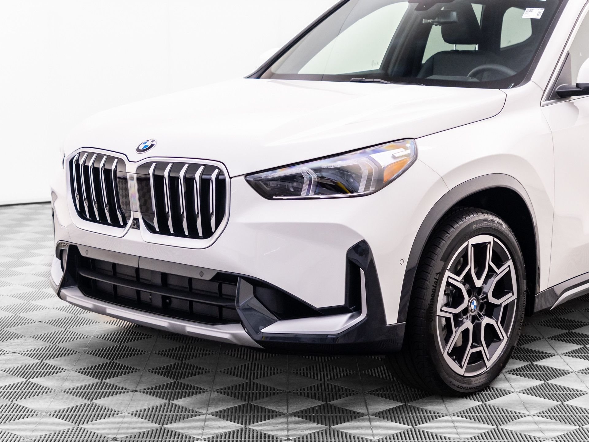 New 2026 Alpine White BMW xDrive28i image 35