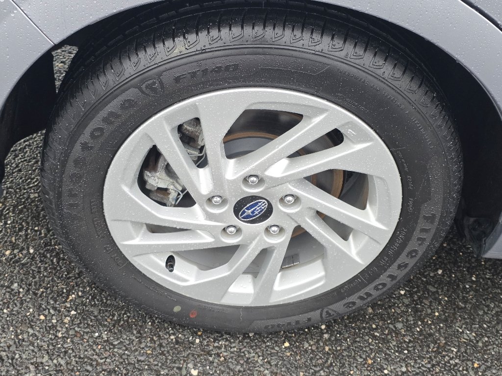 Used 2024 Ice Silver Metallic Subaru  image 28