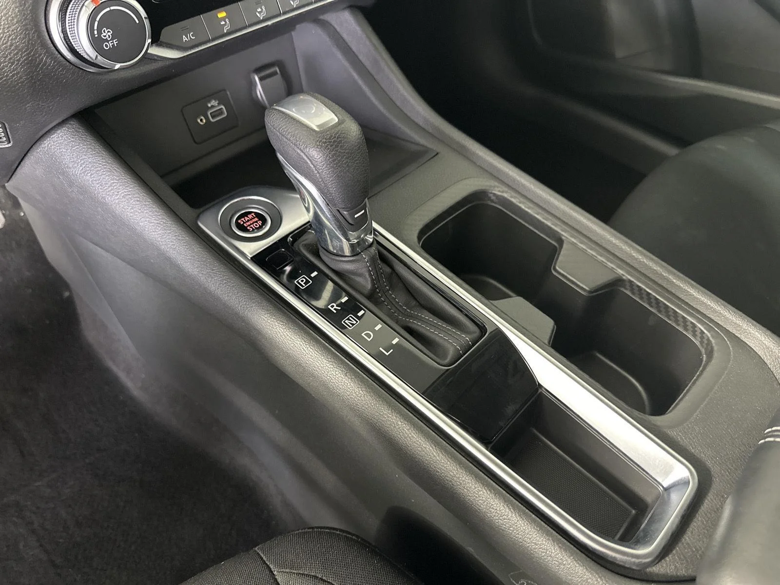 Used 2020 Super Black Nissan S image 22