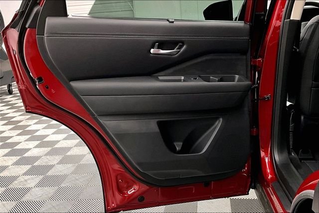 New 2026 Scarlet Ember Tintcoat/Super Black Nissan Platinum image 35