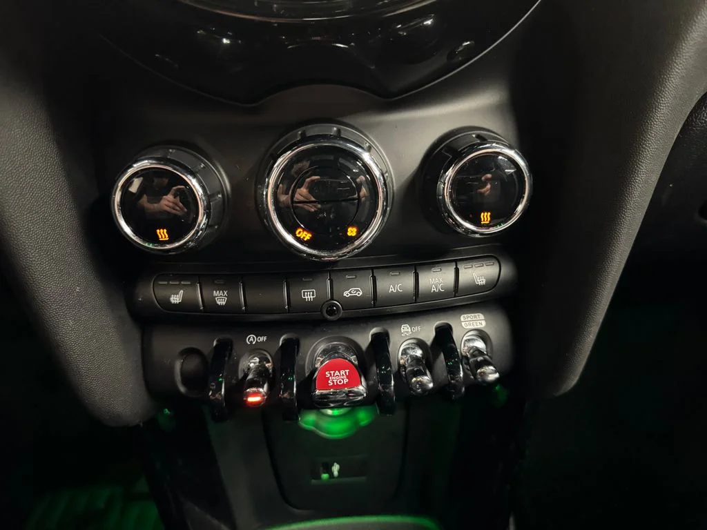 Used 2019 Black MINI Signature image 23