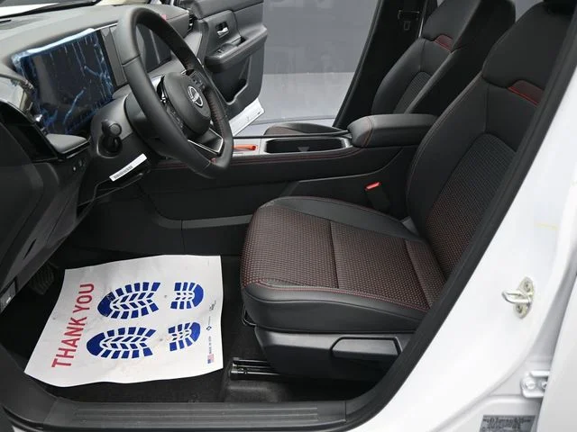 2025 Nissan Kicks SR - Photo 27