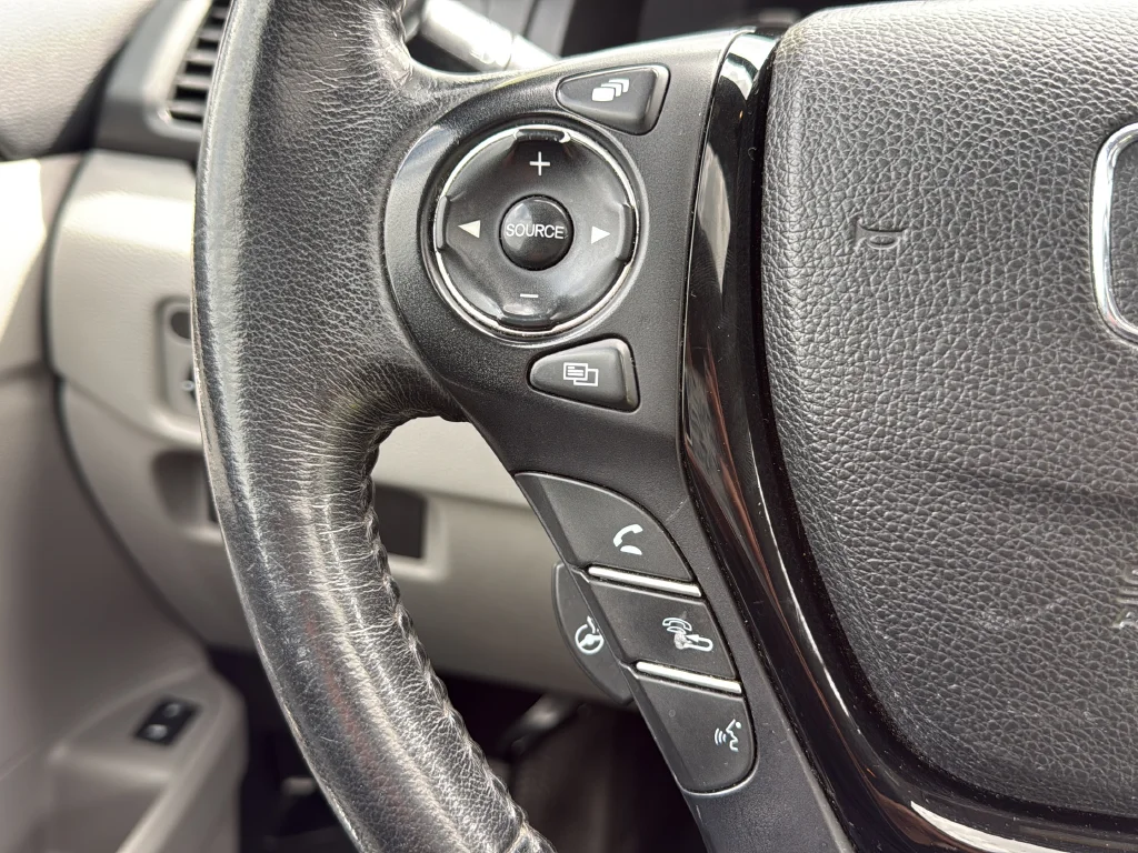 Used 2017  Honda Elite image 14