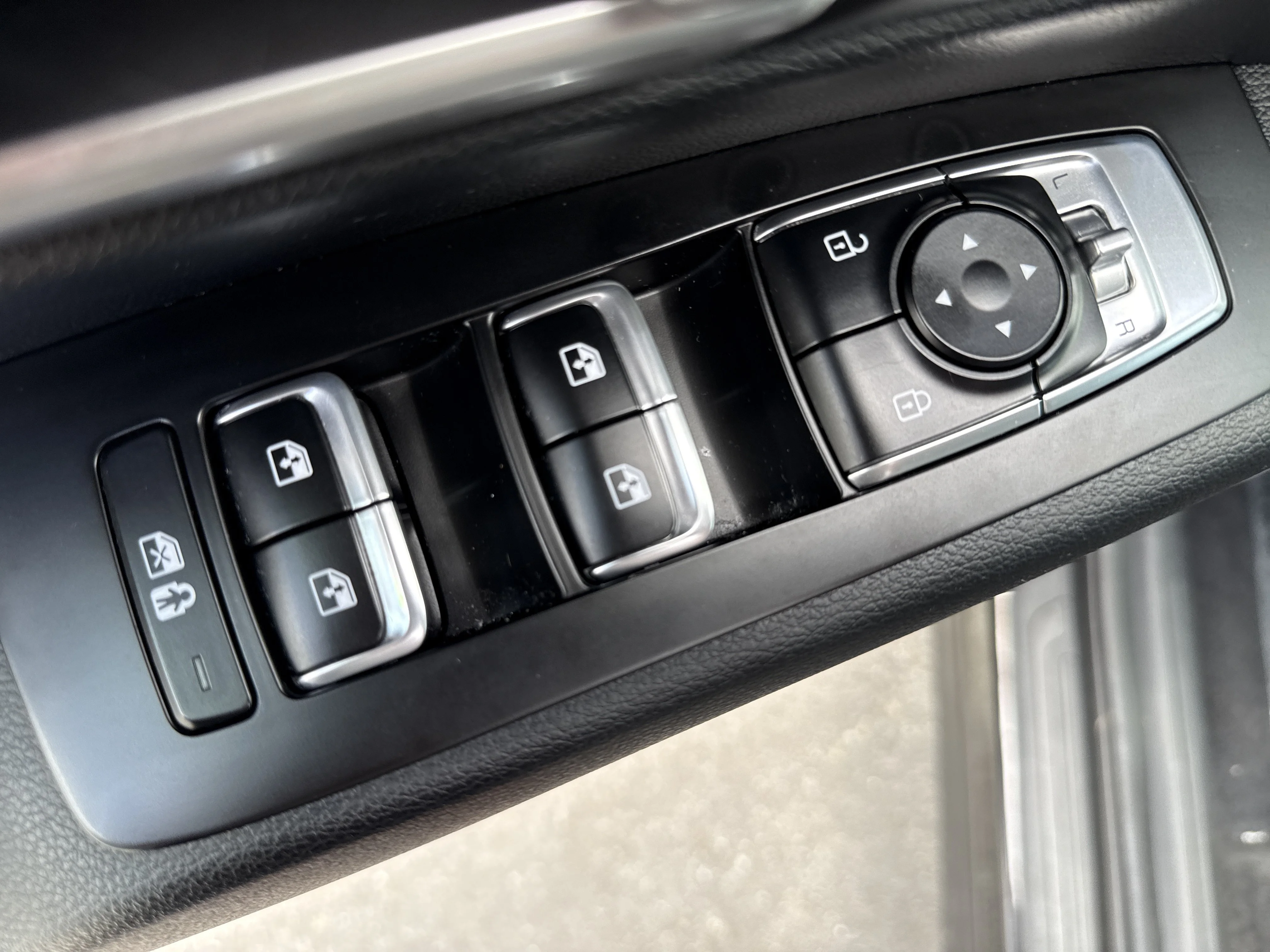 Used 2024 Ebony Black Kia S image 19