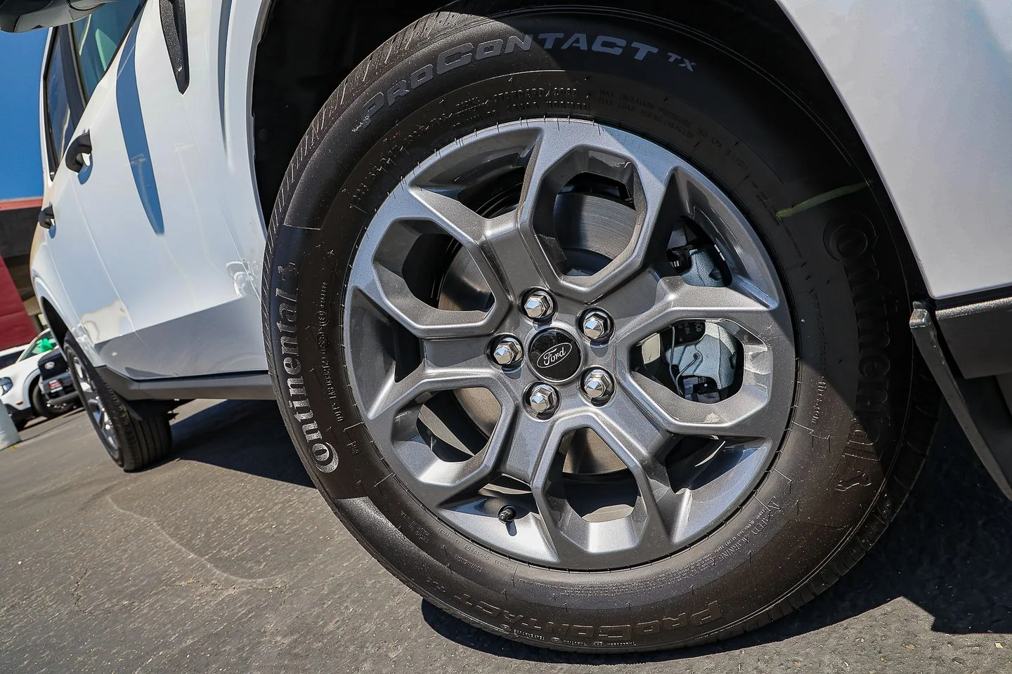 New 2026 Oxford White Ford XLT image 2