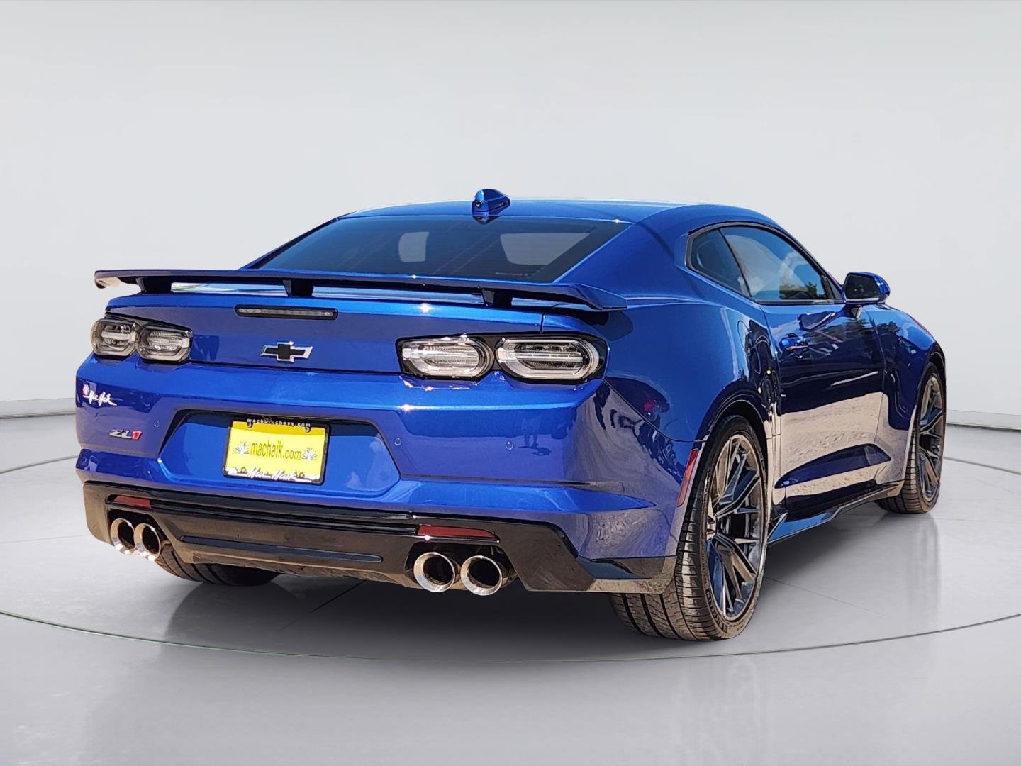 2024 Chevrolet Camaro photo 7 of 33