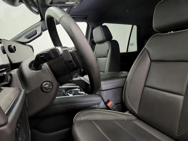 Used 2025 Black Chevrolet Premier image 18