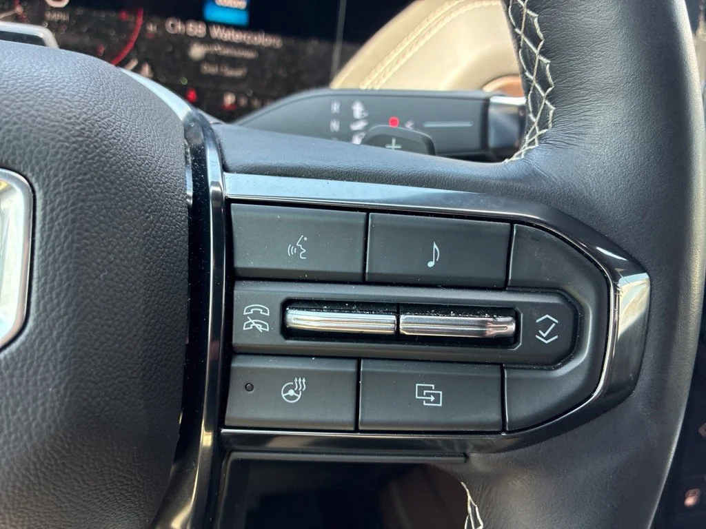 Used 2025 Onyx Black GMC Denali Ultimate image 14
