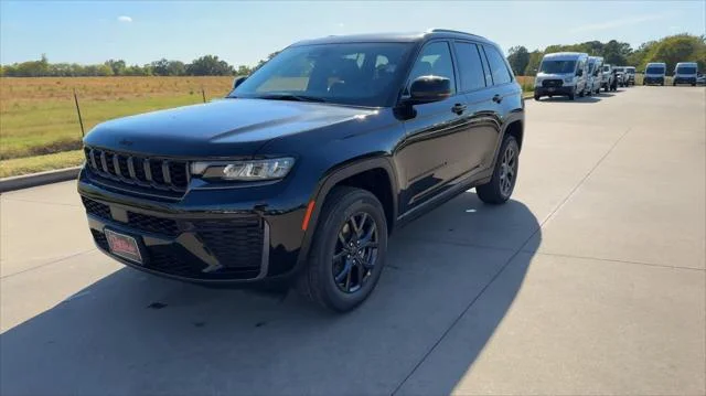 New 2027 High-Gloss Black Paint Jeep Laredo Altitude image 5