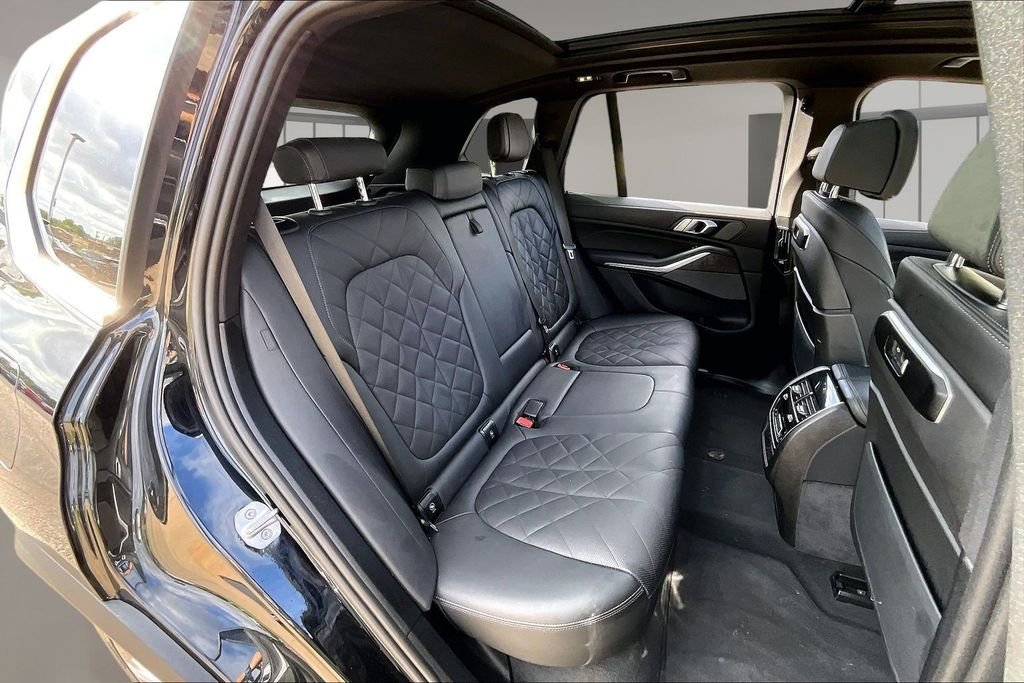 Used 2025 Black BMW sDrive40i image 29