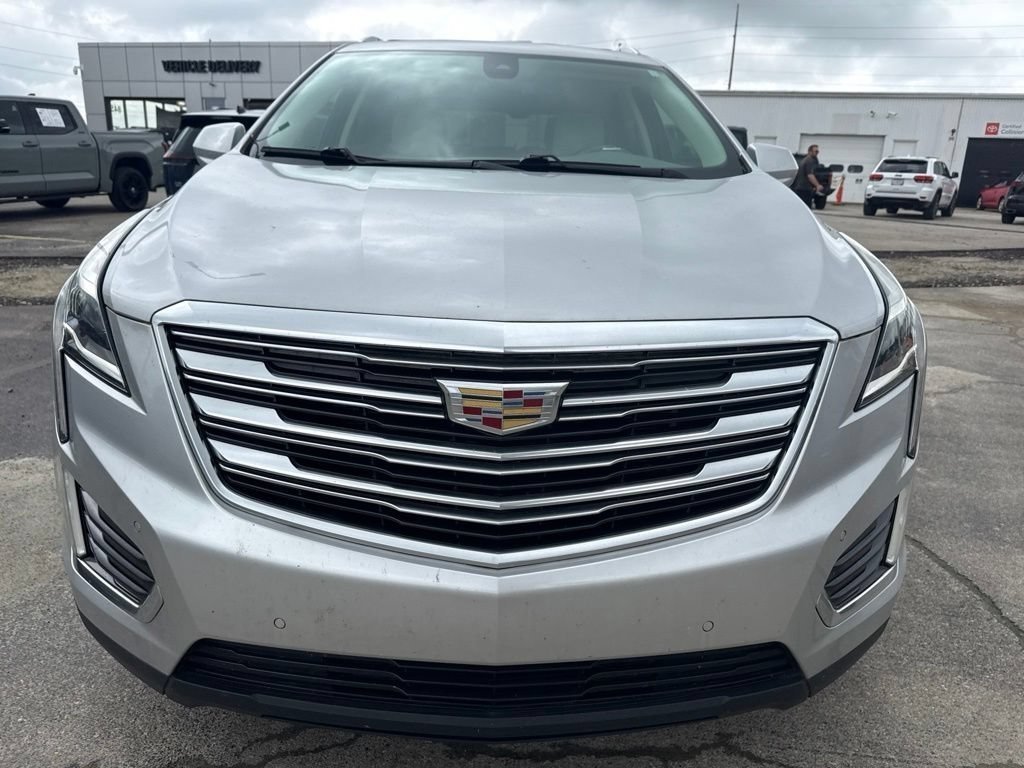 Used 2017 Radiant Silver Metallic Cadillac Luxury image 9