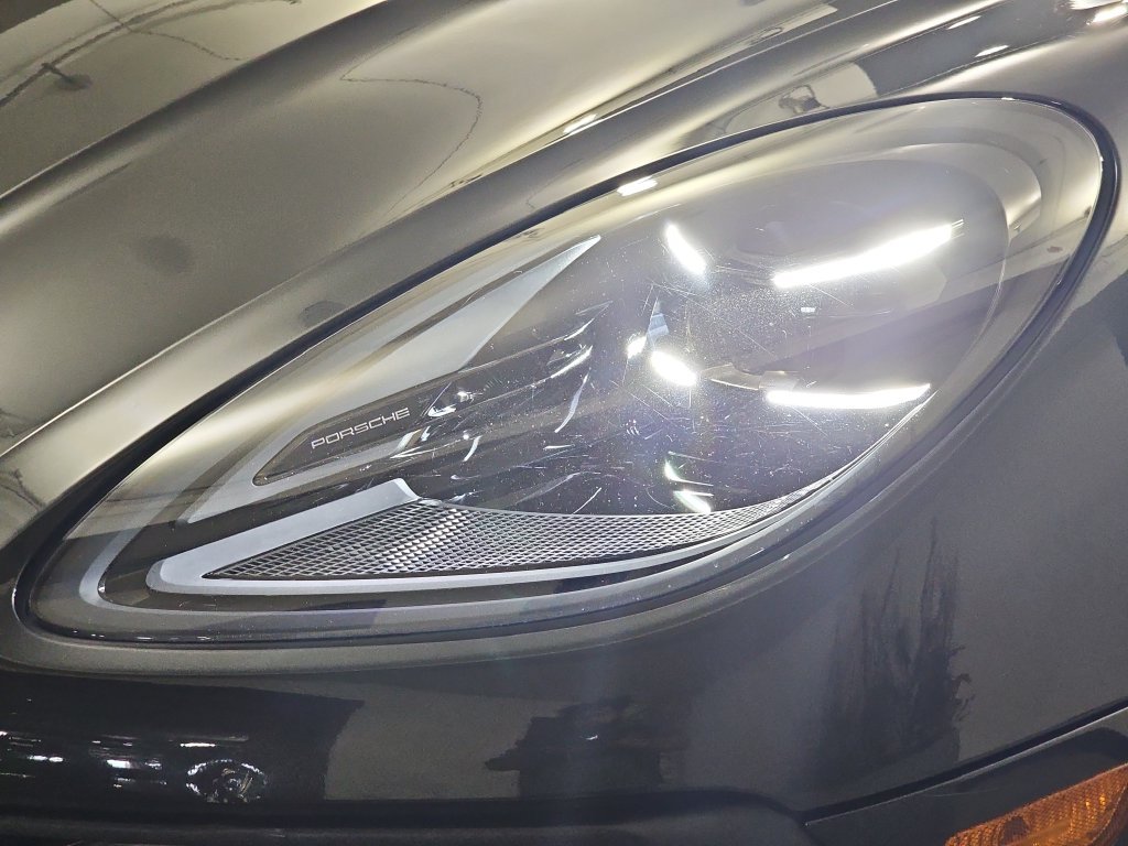 Used 2023 Gray Porsche Base image 34