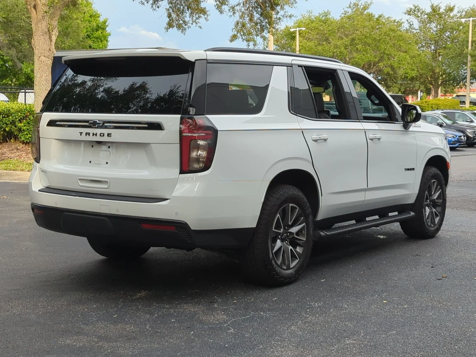 Used 2024 Summit White Chevrolet Z71 image 5