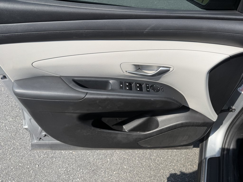Used 2025 Silver Hyundai SEL image 27