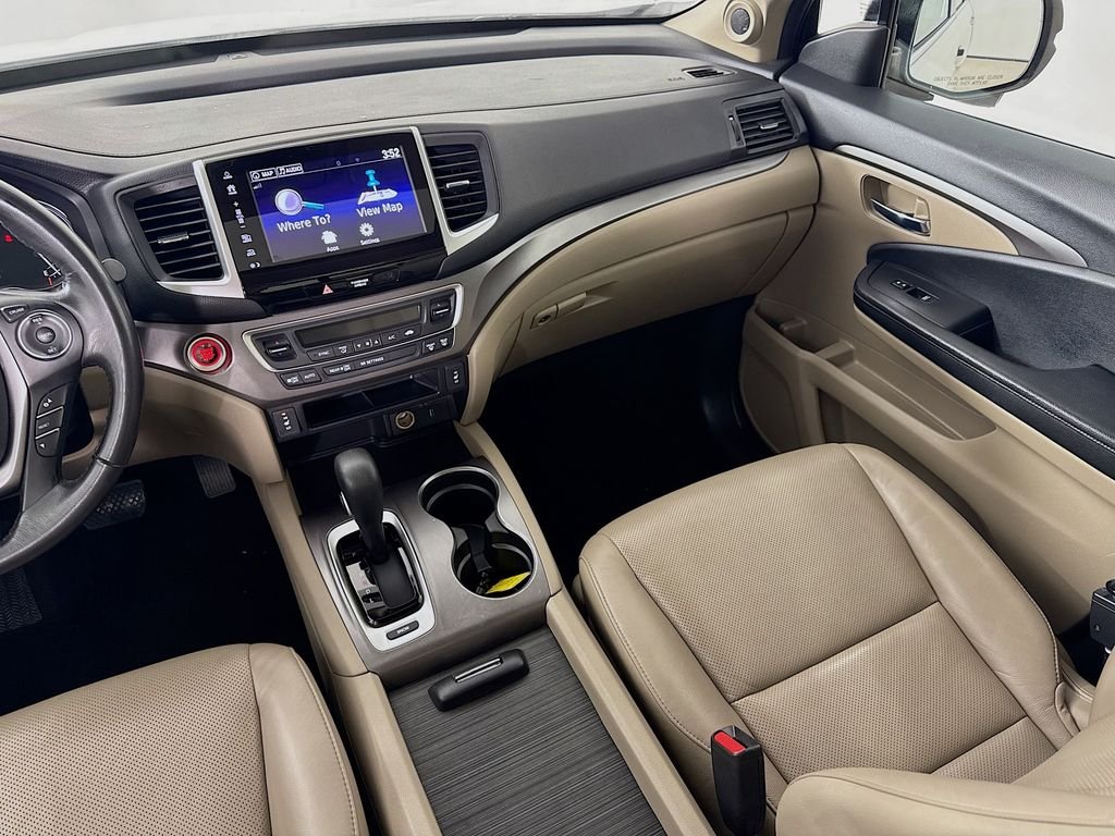 Used 2019 White Diamond Honda RTL-T image 30
