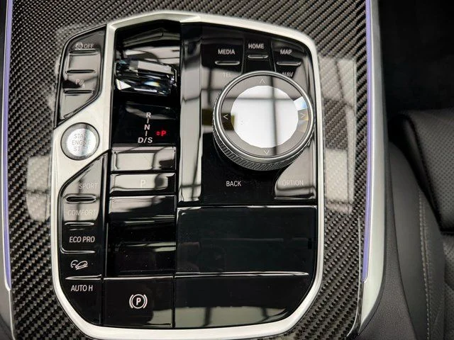 Used 2026 White BMW M60i image 20