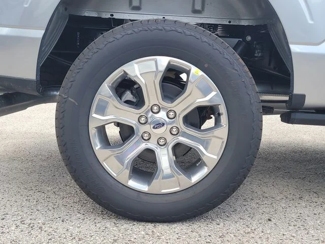 New 2026 Silver Metallic Ford Platinum image 8