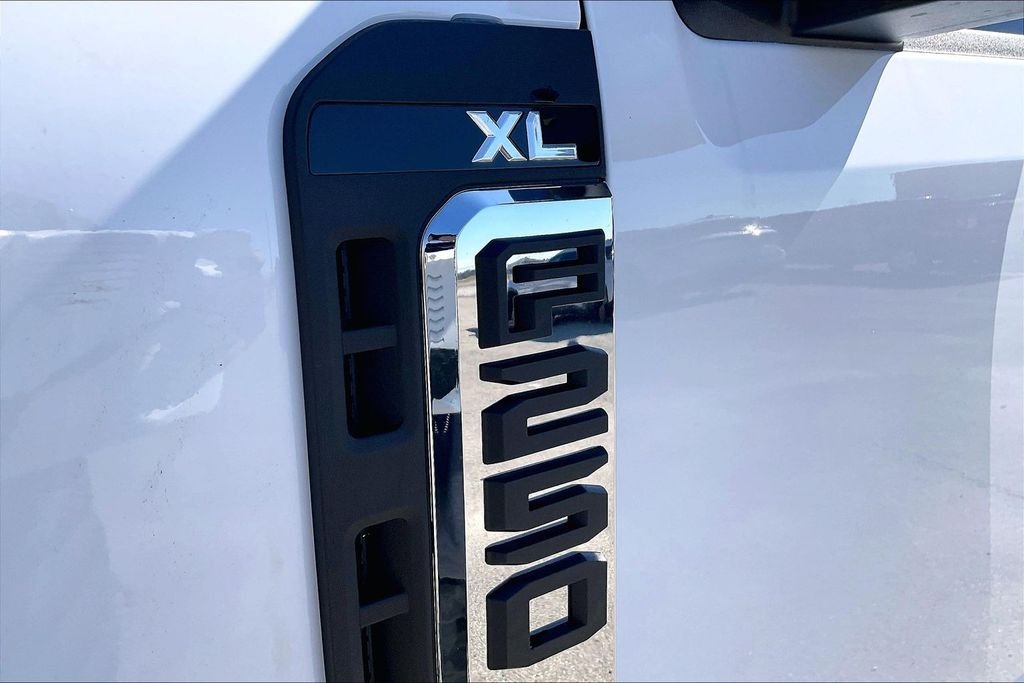 New 2026 Ford Super Duty F-250 XL 4D Crew Cab