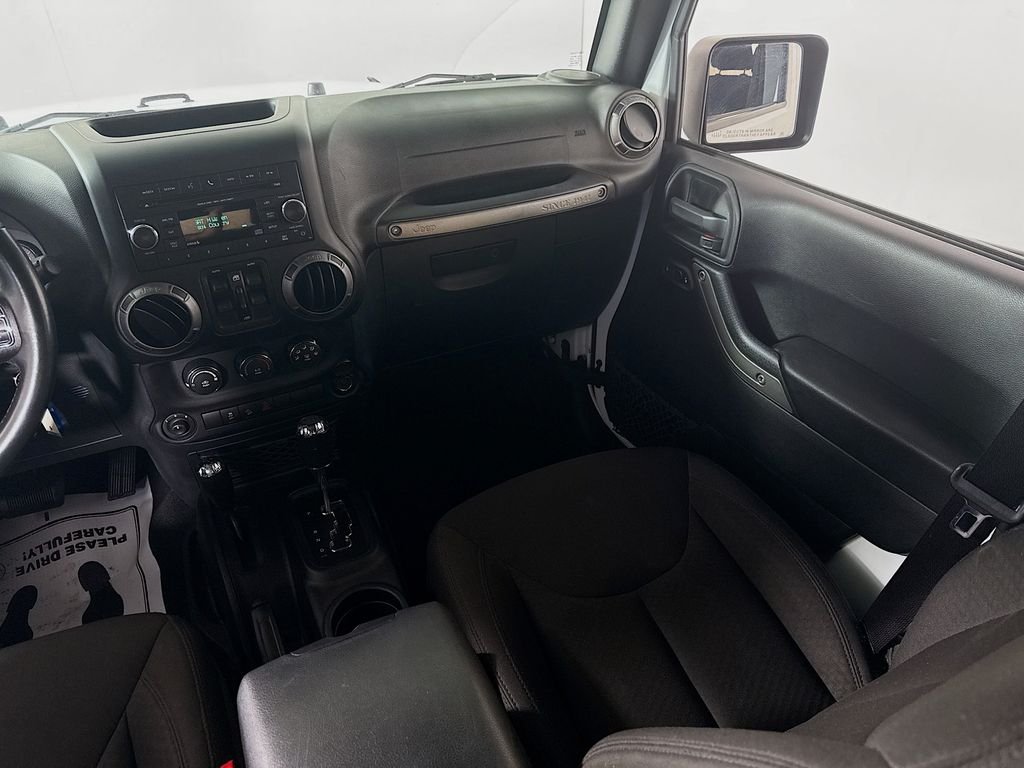 Used 2017 Bright White Clearcoat Jeep Sport image 3