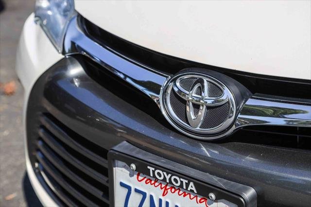 Certified Used 2017 BLIZZARD PEARL Toyota  image 12