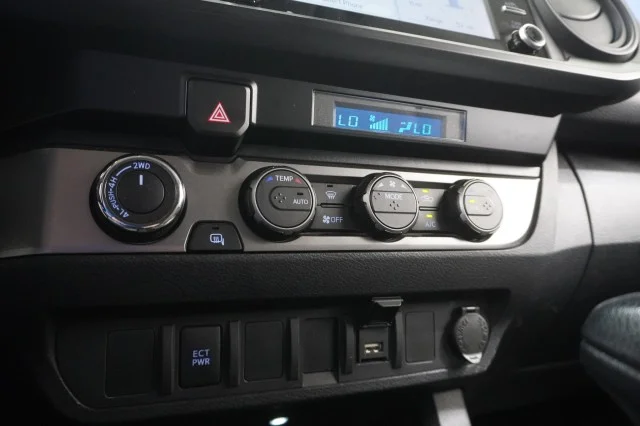 Used 2022  Toyota SR image 23