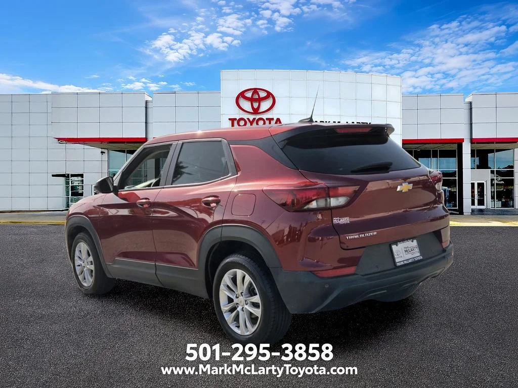 Used 2022 Red Chevrolet LS image 3