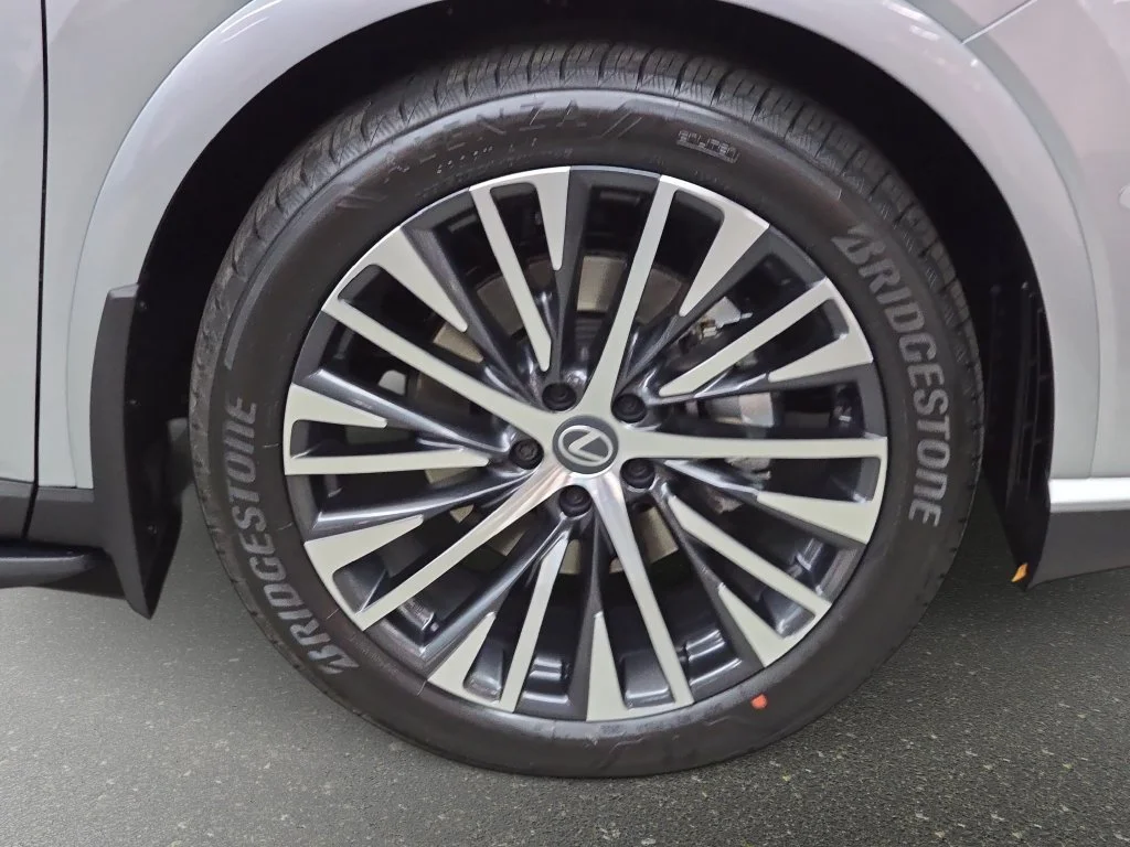 New 2026 Iridium Lexus PREMIUM PLUS image 27