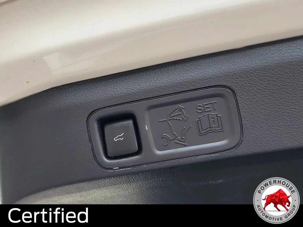 Used 2023 White Ford Limited image 15