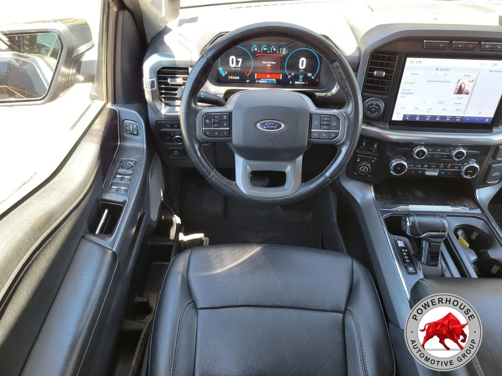Used 2022  Ford Lariat image 18