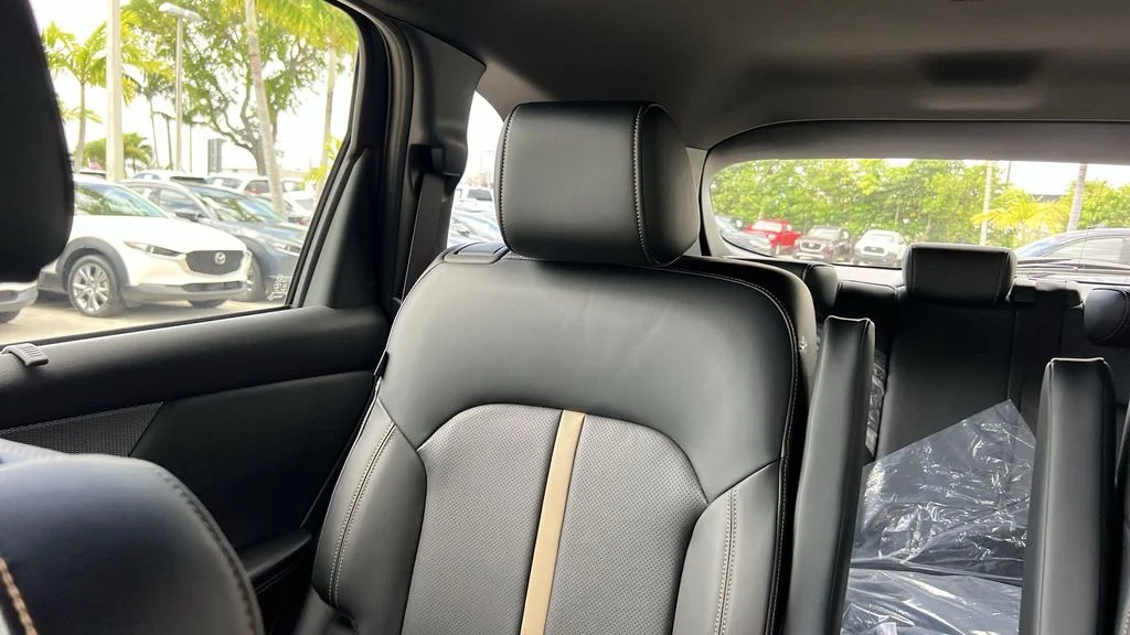 2025 Mazda CX-90 Premium Plus Package - Photo 17