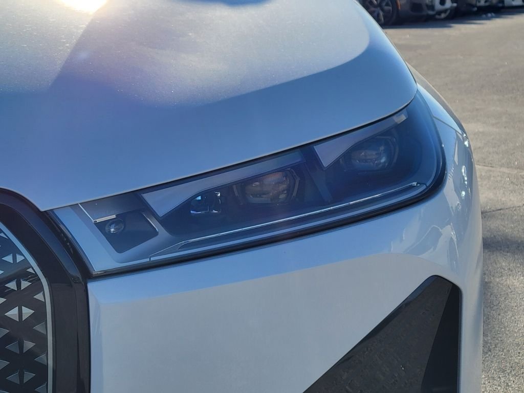 2025 BMW iX M60 - Photo 11