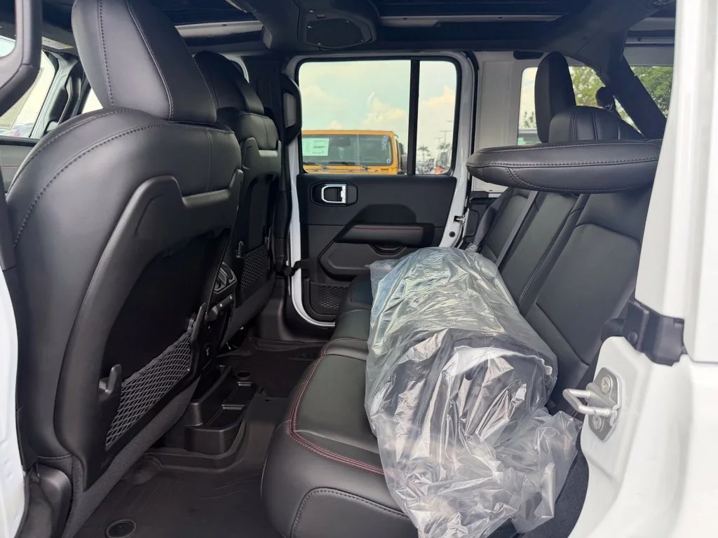 New 2027 Bright White Clear-Coat Paint Jeep Moab 392 image 28