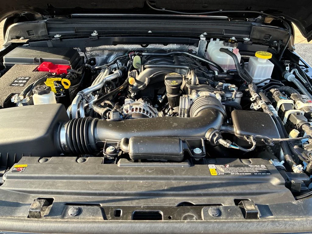 Used 2025 Black Jeep Mojave image 31