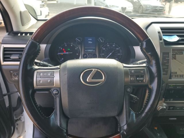 Used 2016 White Lexus 460 image 11