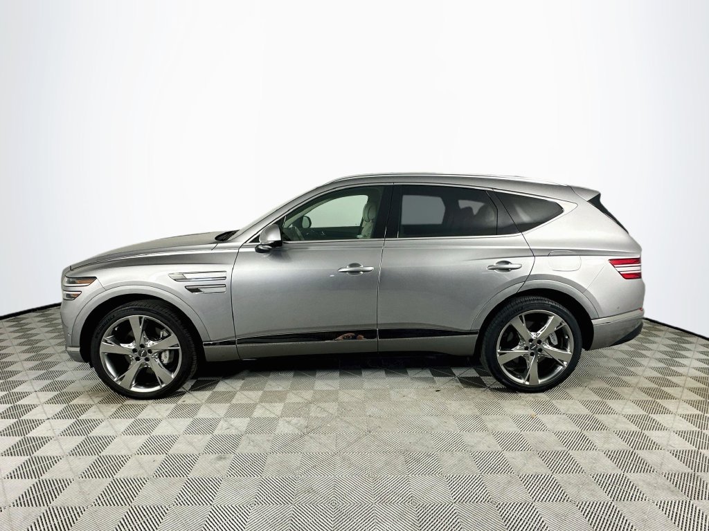 Used 2023 Silver Genesis 3.5T image 4