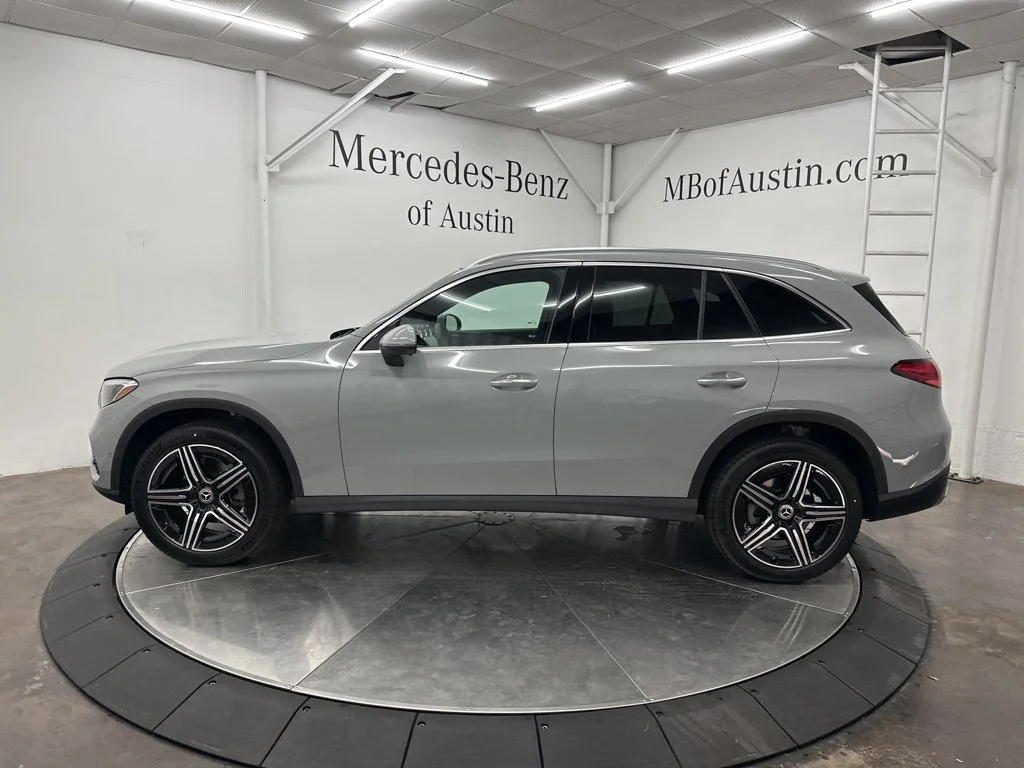 Used 2026 White Mercedes-Benz GLC 300 image 4