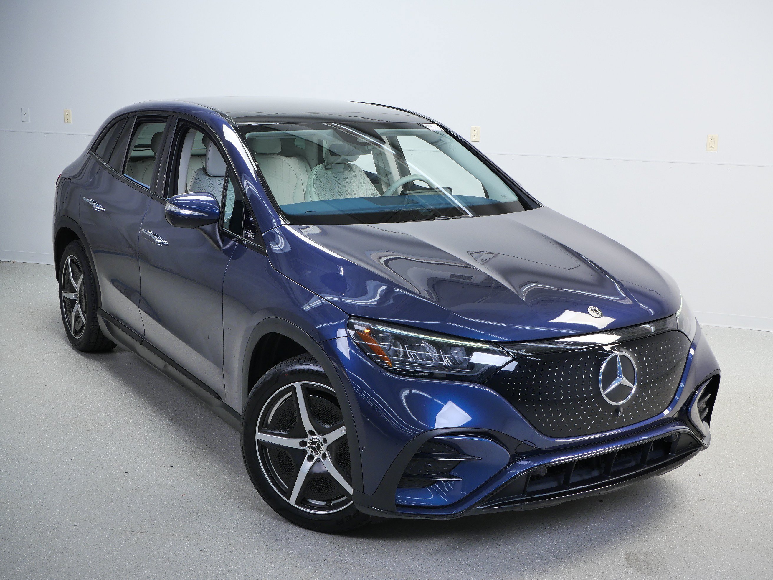 Certified Used 2023 Twilight Blue Metallic Mercedes-Benz EQE 500 image 4
