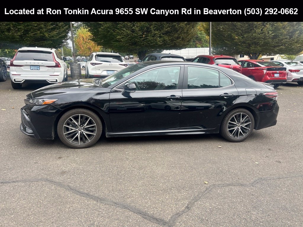 Used 2021 Midnight Black Metallic Toyota SE image 5