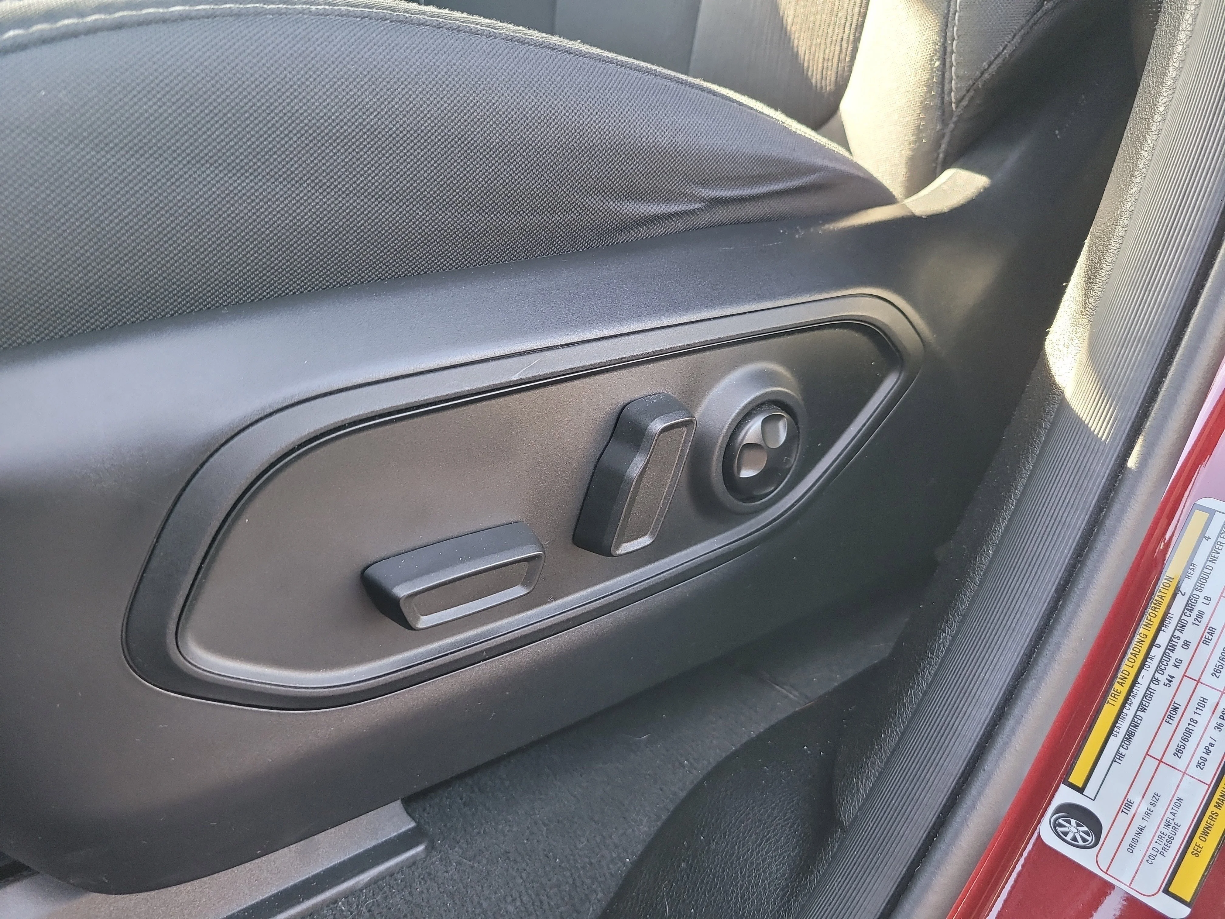 Used 2024 Velvet Red Pearlcoat Jeep Laredo image 19