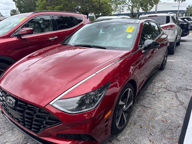 Used 2023 Red Hyundai SEL Plus image 1