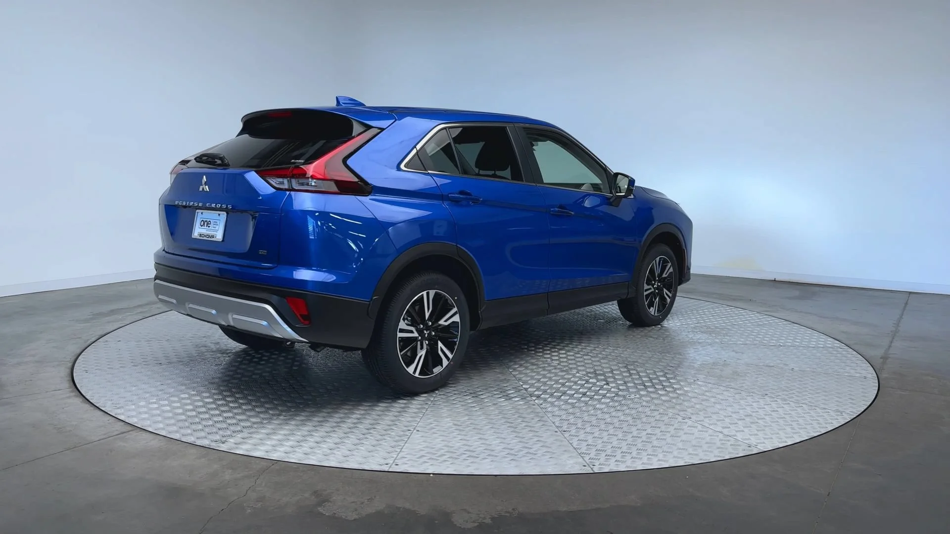 New 2026 Lightning Blue Metallic Mitsubishi SE image 8