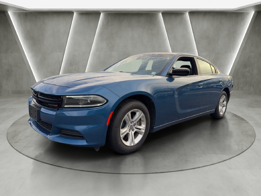 Used 2023 Blue Dodge SXT image 3