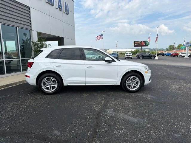 Used 2018 Audi Q5 Premium with VIN WA1ANAFY1J2100598 for sale in Martinsville, IN